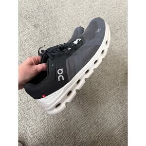 On Cloud black white with running sneakers Mens 10.5